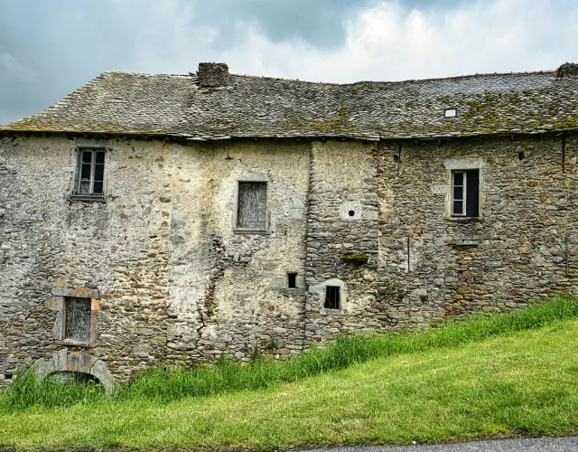 Casa herdada no meio rural